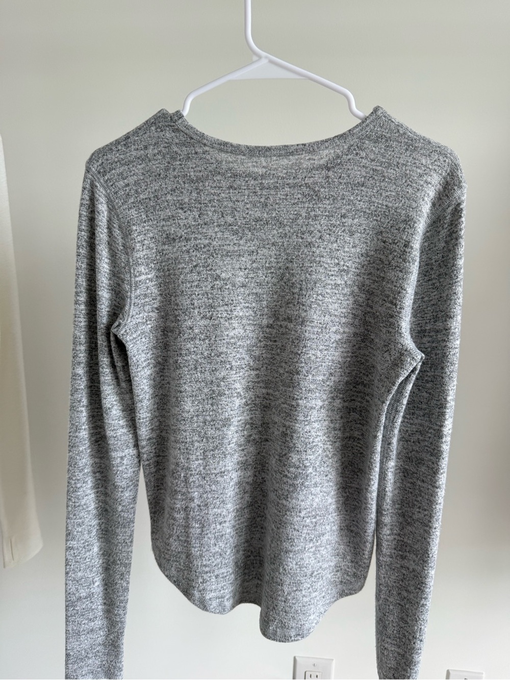 Abercrombie and Fitch Women’s Cozy Heather Gray Long-Sleeve Top